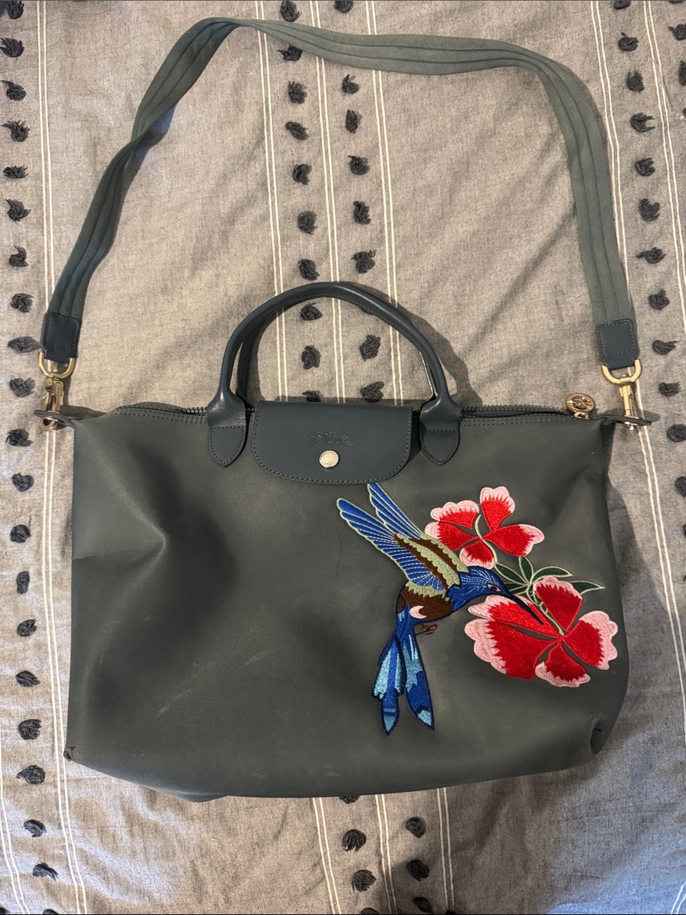 Longchamp Le Pliage Dark Green Shoulder Bag with Embroidered hummingbird
